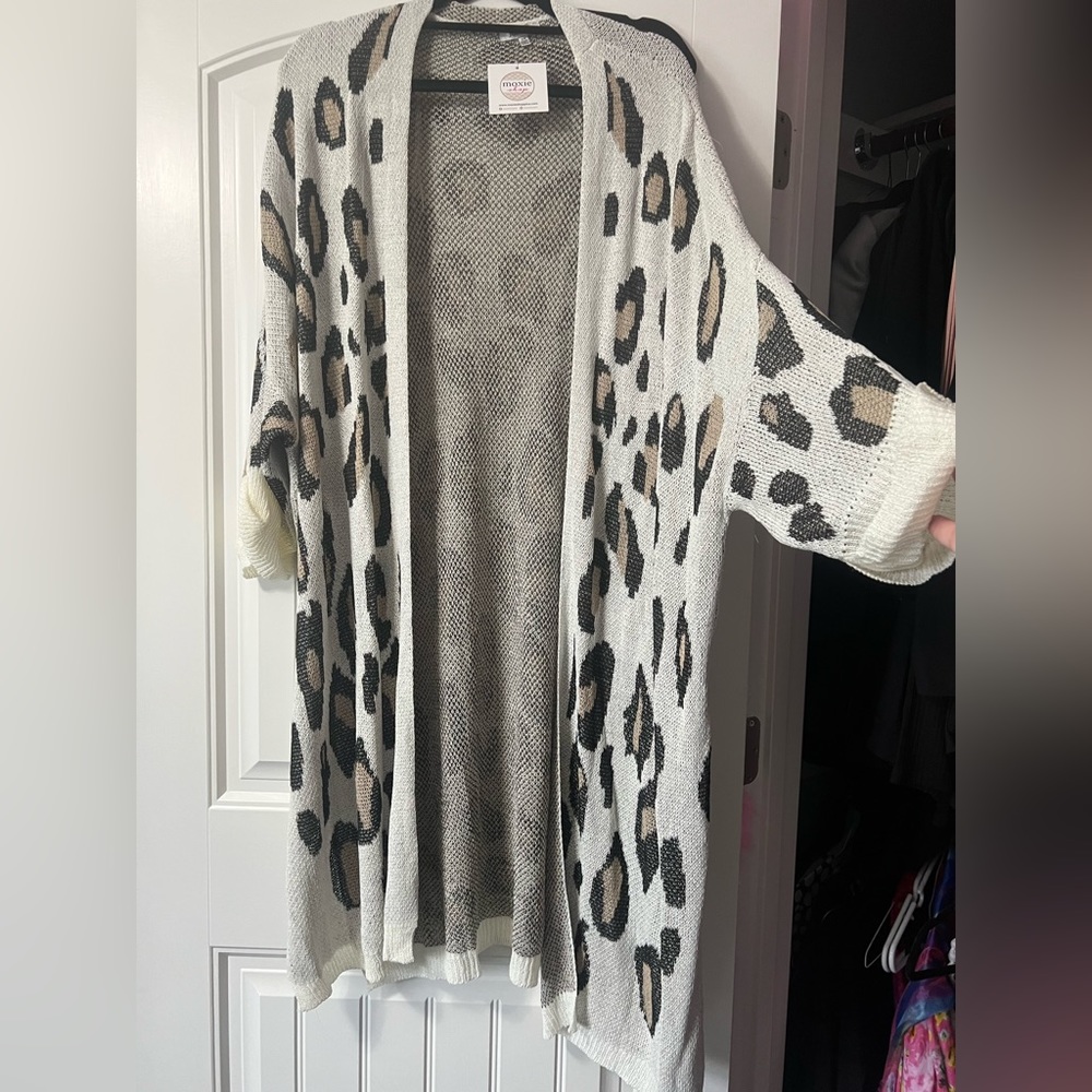 Moxie Shop Leopard Cardigan Size 3X